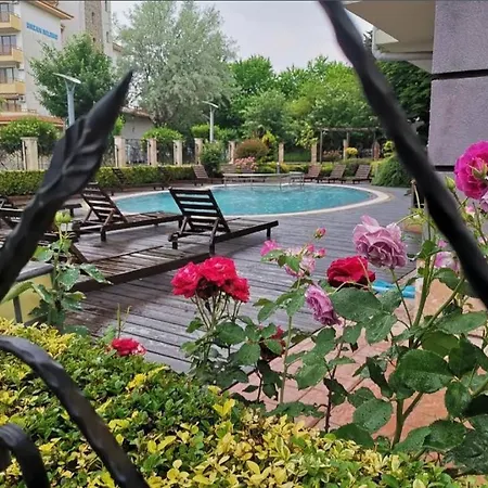Апартамент Равда Appartement *